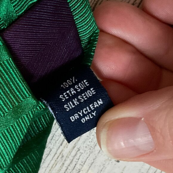 Charles Tyrwhitt Men's 100% Silk Tie Regular Green Color with Textured Stripe - Picture 3 of 6